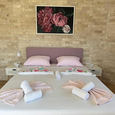 Gjinaj Apartments Ülgün Dış mekan fotoğraf
