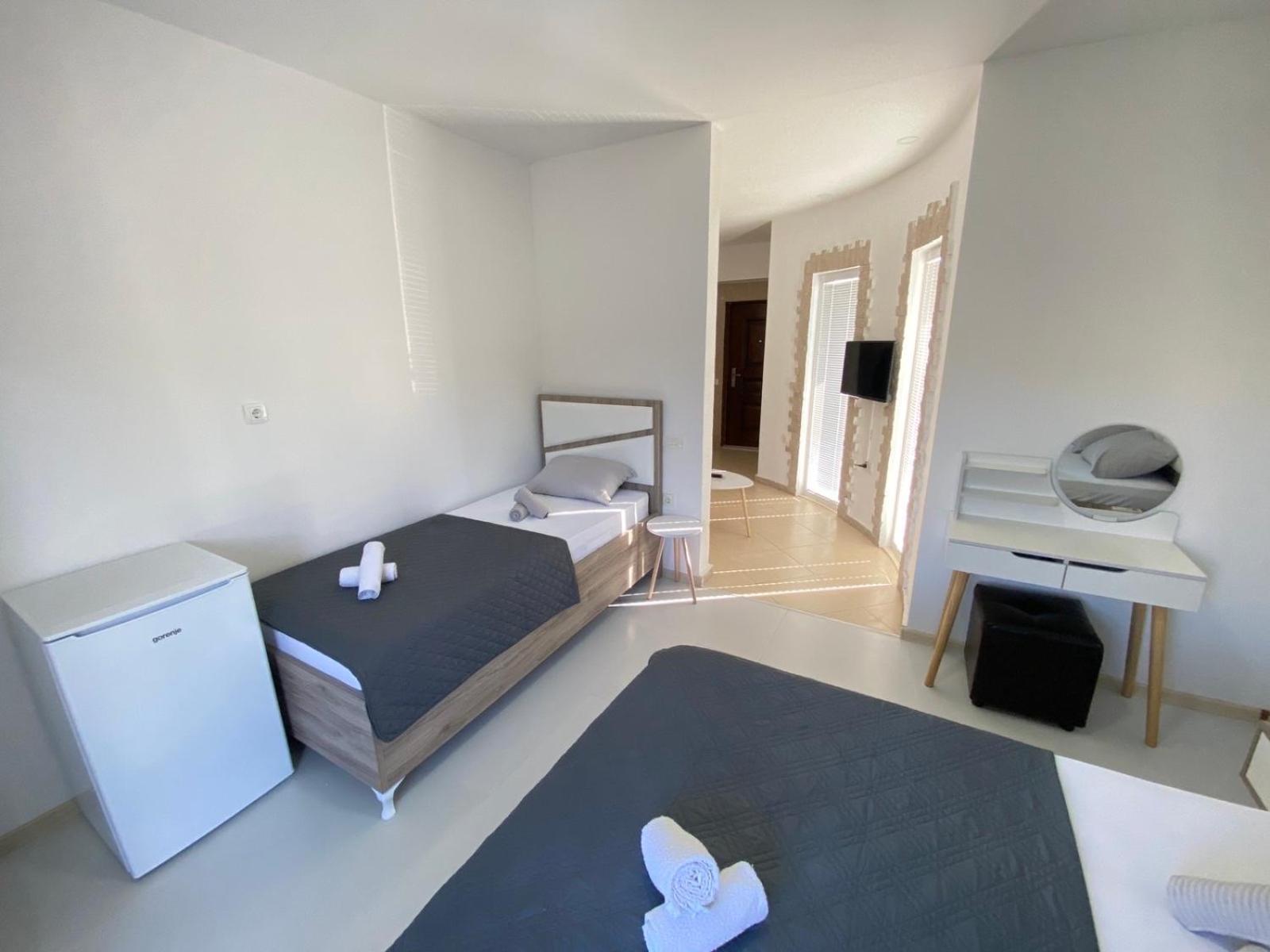 Gjinaj Apartments Ülgün Dış mekan fotoğraf