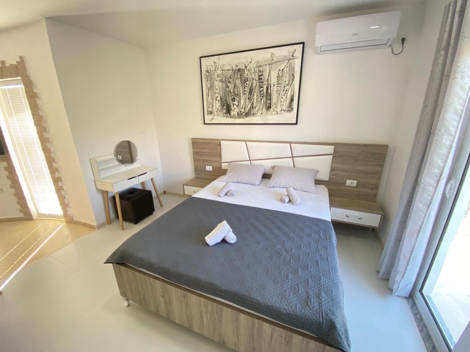 Gjinaj Apartments Ülgün Dış mekan fotoğraf